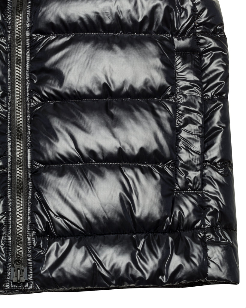 Daunengilet, Crofton Vest TEI1