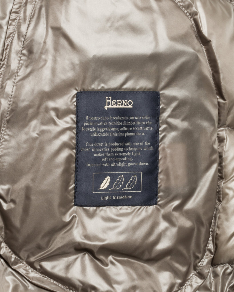 Ultraleichte Daunenjacke