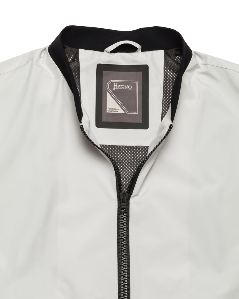 Bomberjacke, Technisches Material
