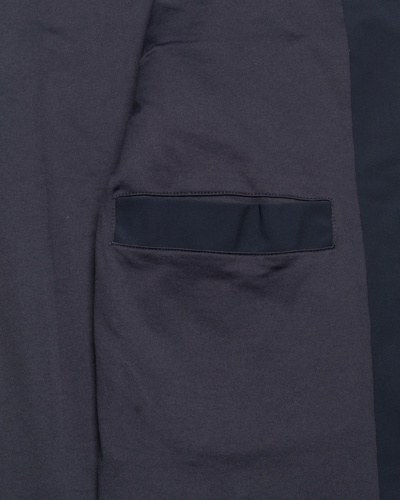 Kapuzengilet, Tech
