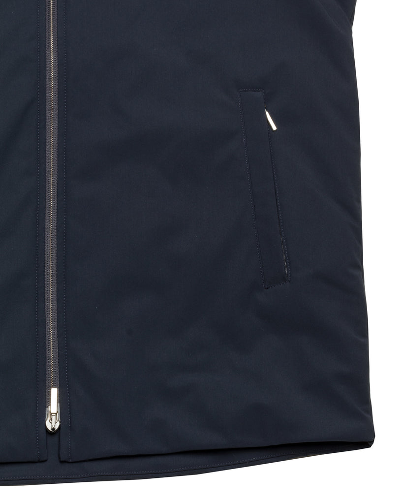 Kapuzengilet, Tech